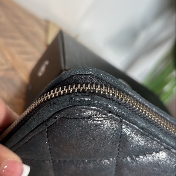 🩶VINTAGE Y2K BETSEY JOHNSON Metallic Wallet🩶 - Picture 5 of 5